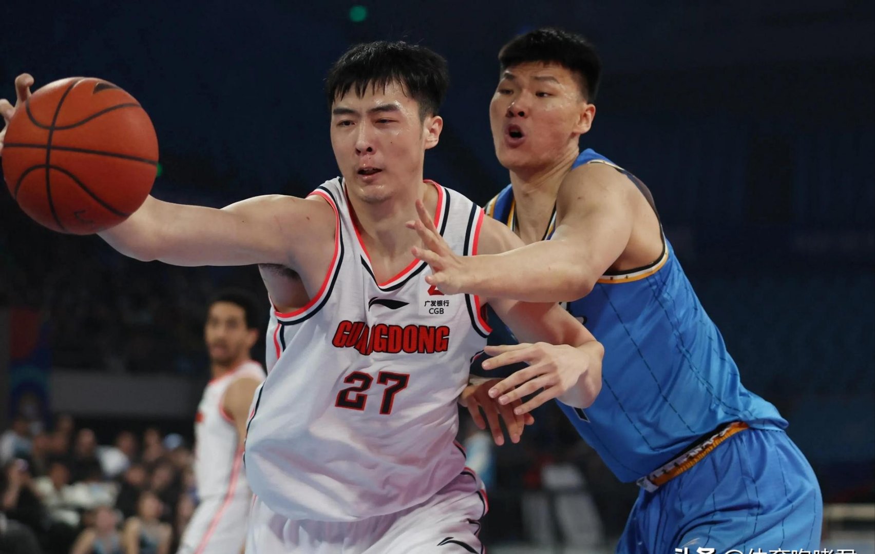 爱游戏-包含欧超杯今晚再迎强敌，广厦男篮官宣签约，主帅态度：赛场秩序良好，阵容厚度经受考验的词条